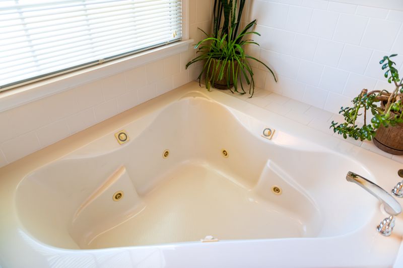 Compact Bathtub
